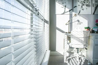 What Is the Difference Between Cheap and Expensive Blinds?