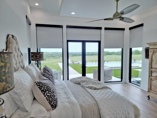 Soluna Roller Shades